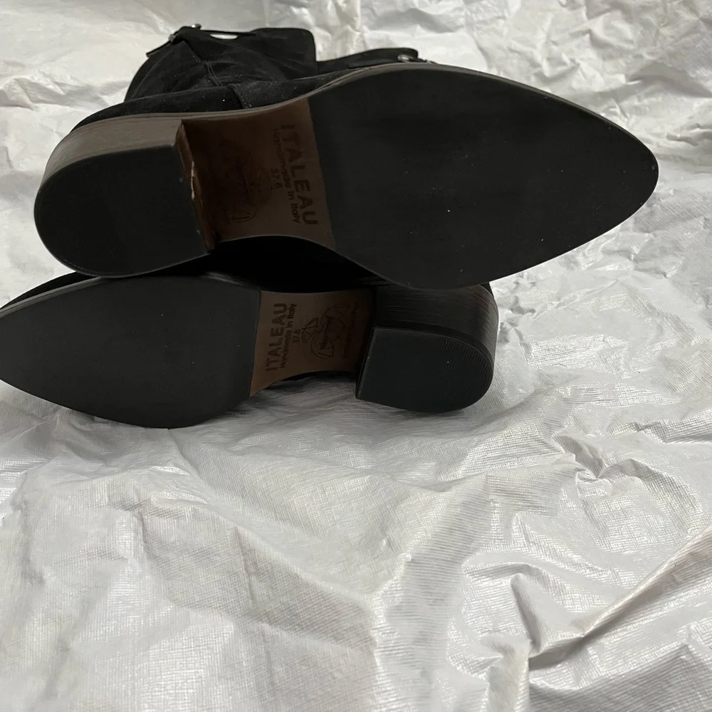 Italeau black Suede Waterproof boots Size 37.5. US 7